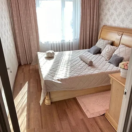 Двухкомнатные Апартаменты На Улице Естая, Дом 89 Напротив Тд Артур Pavlodar Exterior photo