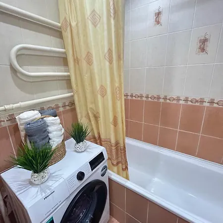 Двухкомнатные Апартаменты На Улице Естая, Дом 89 Напротив Тд Артур Pavlodar Exterior photo