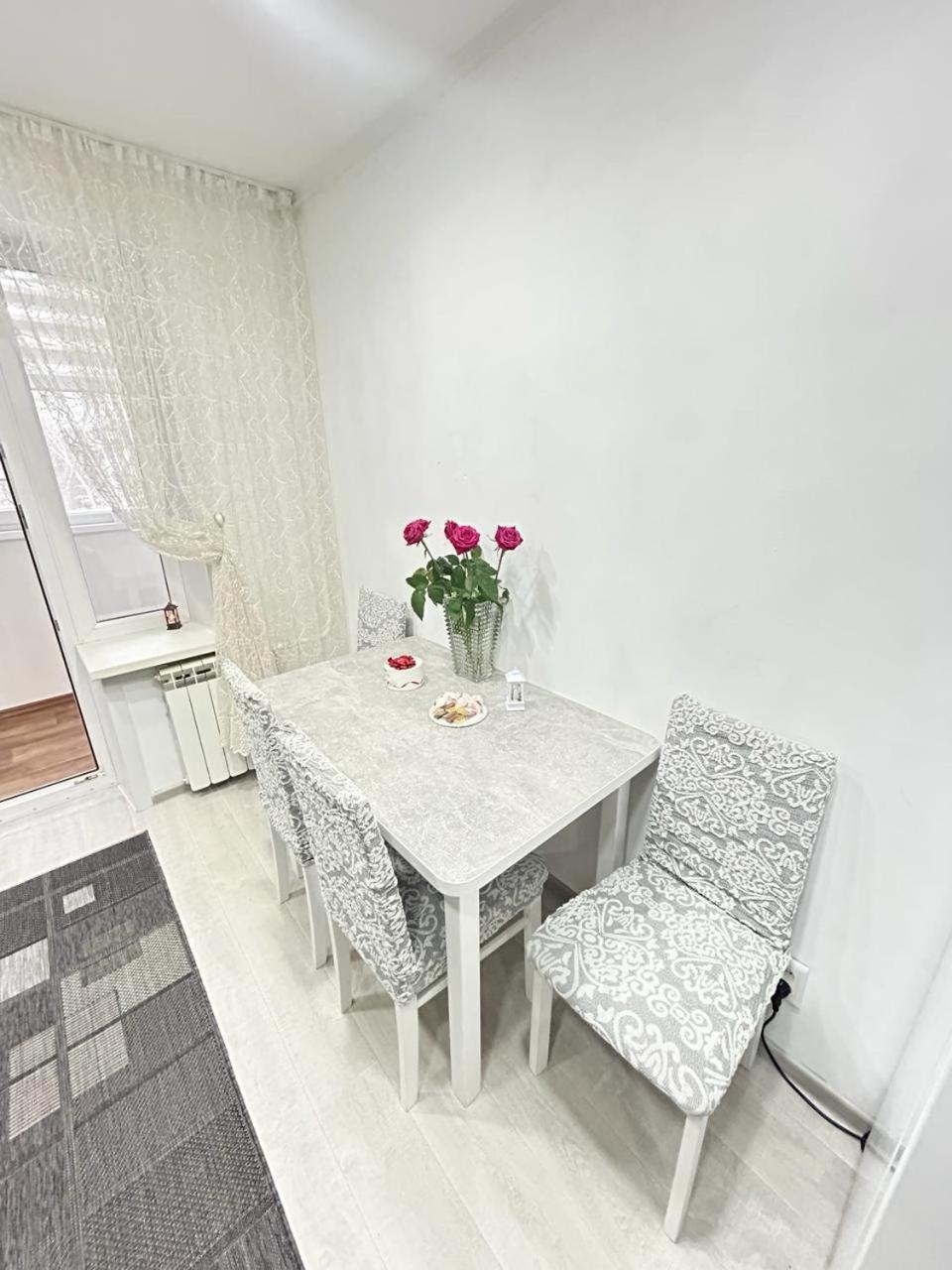 Apartment двухкомнатные на улице естая, дом 89 напротив тд артур *