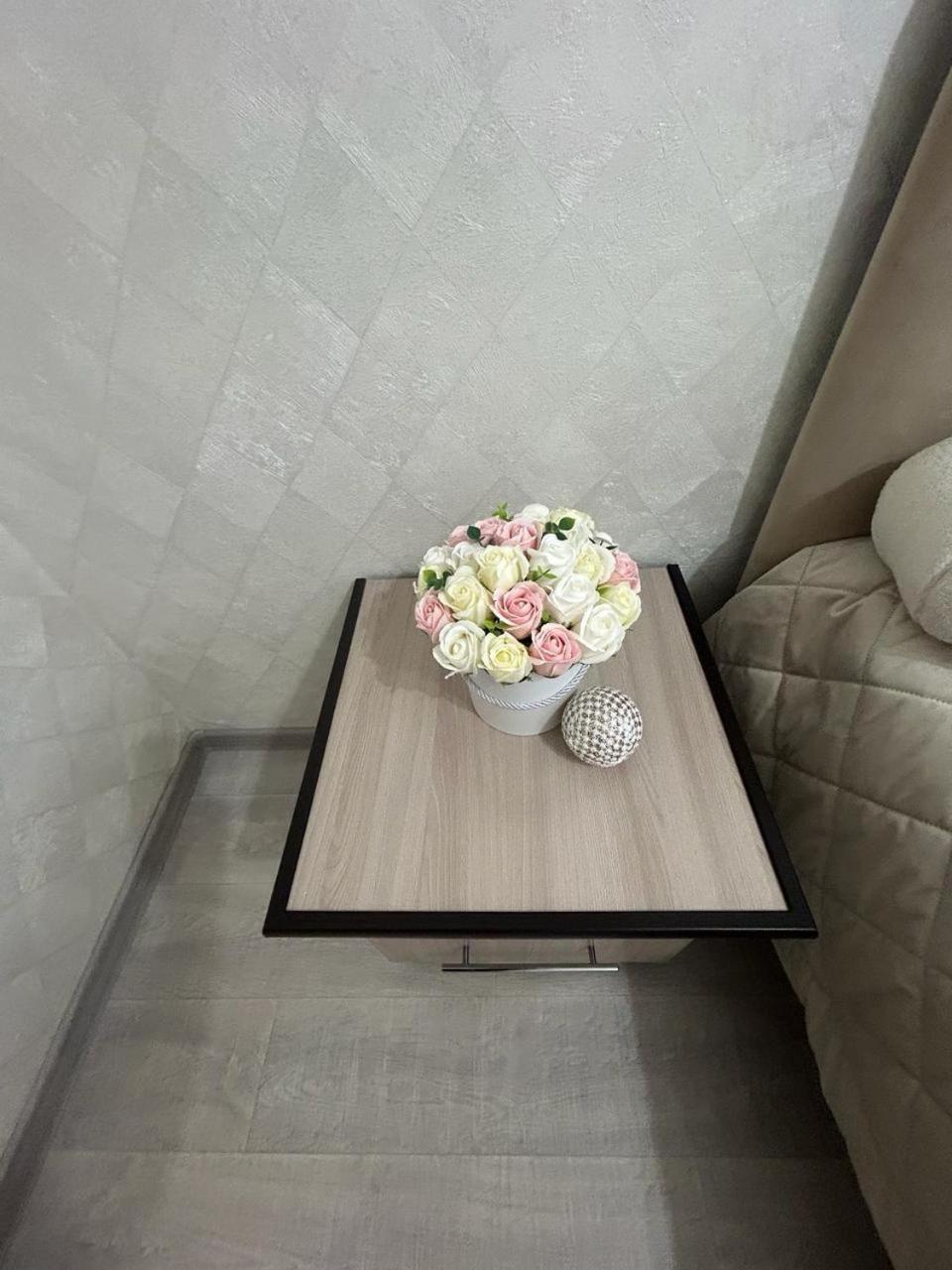 двухкомнатные на улице естая, дом 89 напротив тд артур Apartment Pavlodar