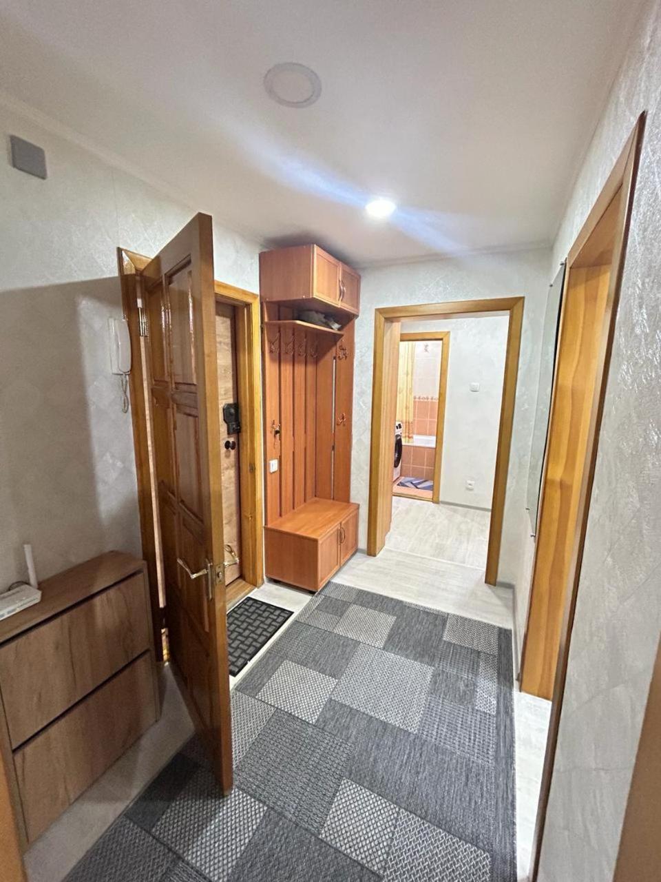 Apartment двухкомнатные на улице естая, дом 89 напротив тд артур *